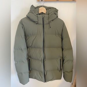 Aritzia Men’s Super Puff 2O (fully waterproof version). Excellent condition.